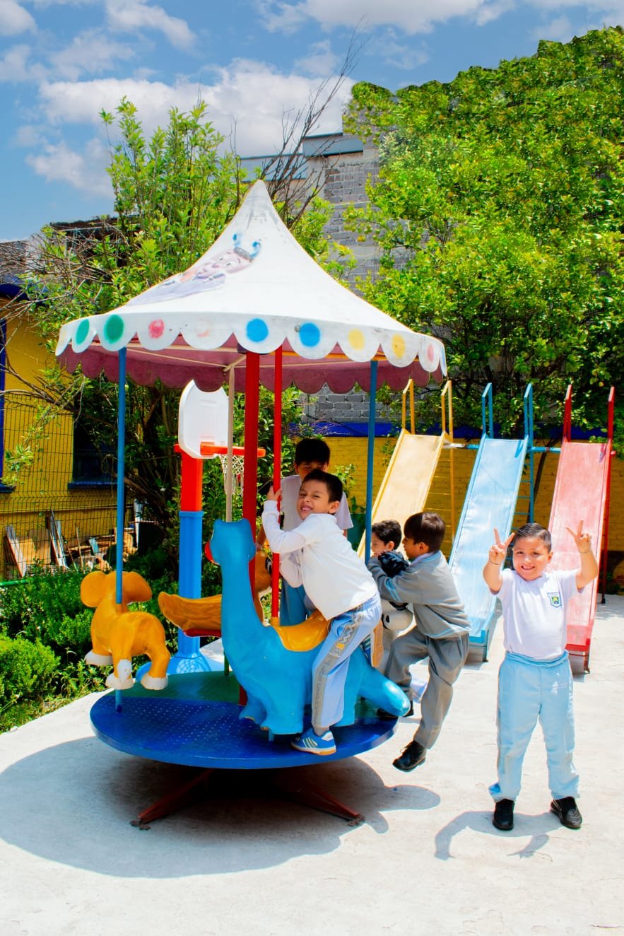 🎠 Así se ve un día en Los Cipreses. ¡Nuestros pequeños disfrutando el recreo!